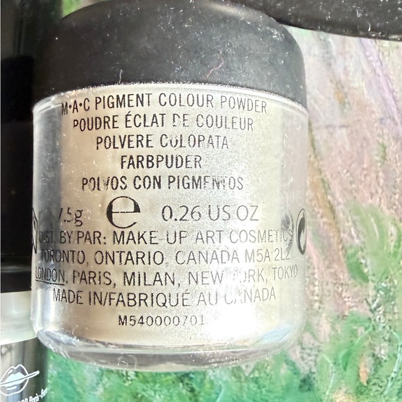 MAC Iridescent Pigment Powder 26 ounce White - Picture 3 of 9